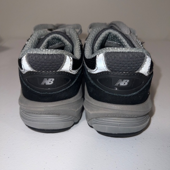 Kids Shoes - Picture 3 of 4